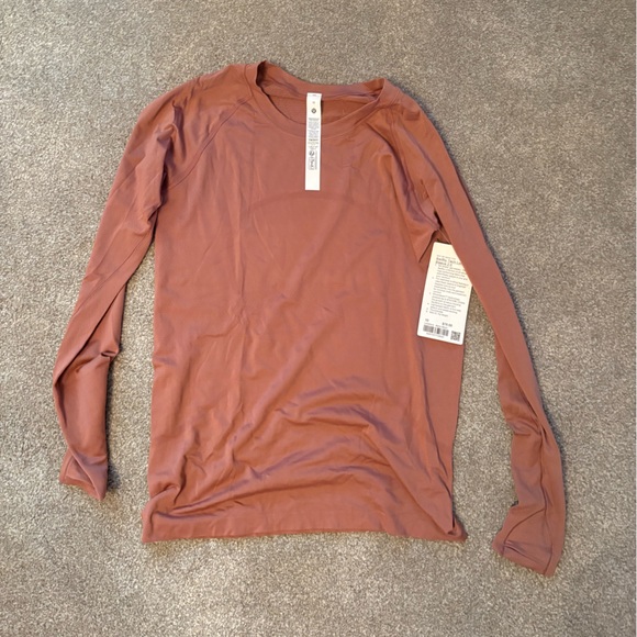 lululemon athletica Tops - Lululemon swiftly